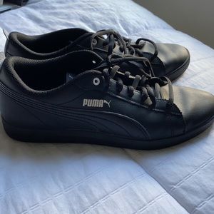 Women’s Black Puma Sneakers size 9